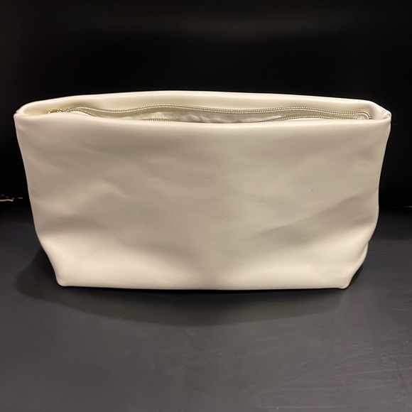 Brand New Valmont White Toiletry Zippered Pouch - Picture 2 of 12